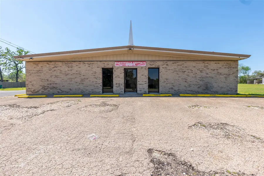 601 N May Street, Madisonville, TX 77864 - #2