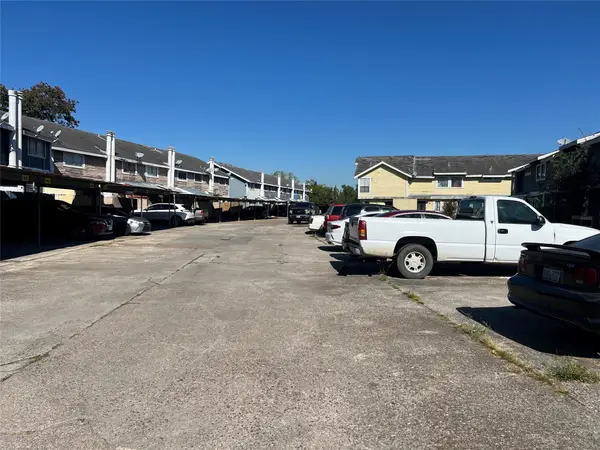 8405 Wilcrest Drive #3202, Houston, TX 77072