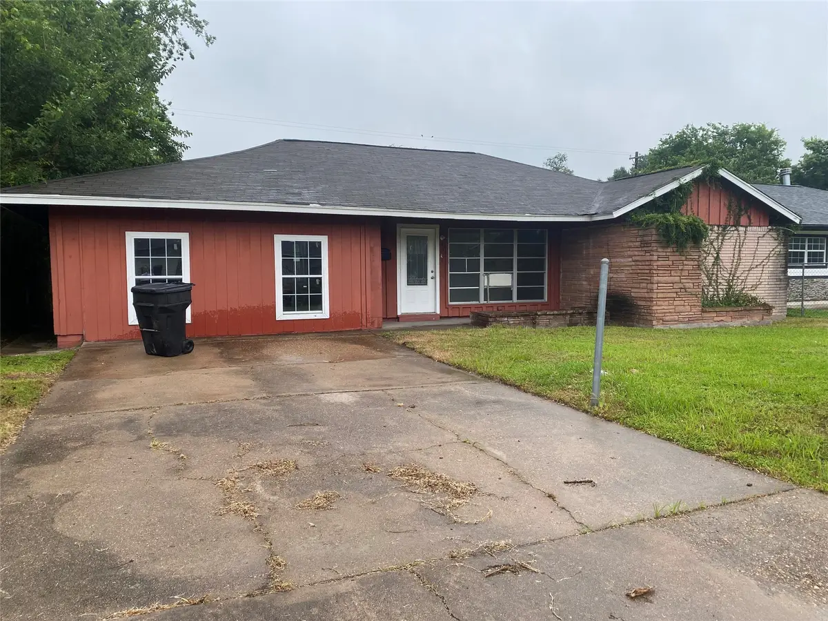5711 Thrush Drive, Houston, TX 77033 - #1