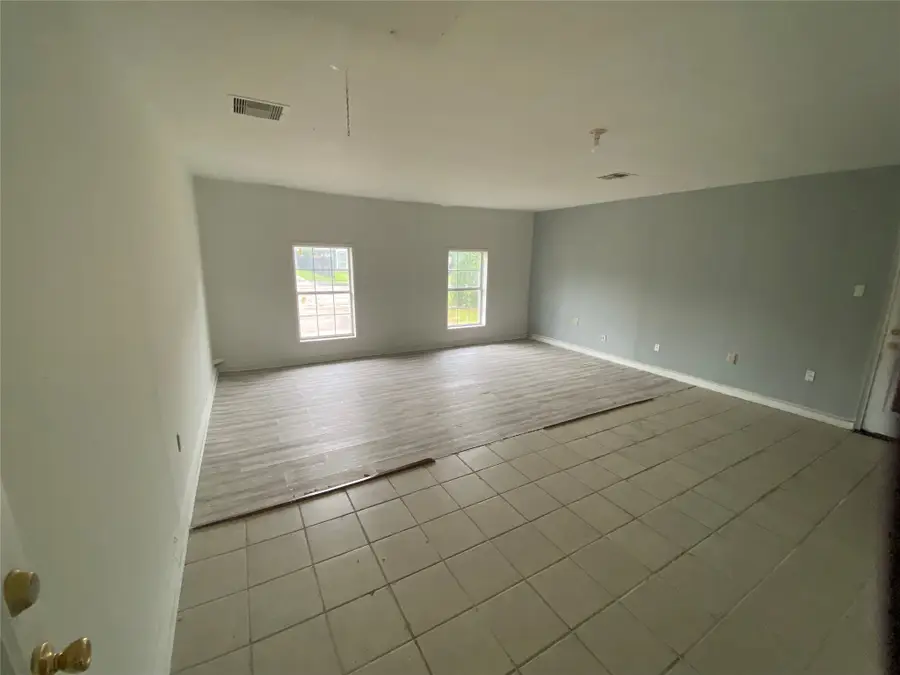 5711 Thrush Drive, Houston, TX 77033 - #3