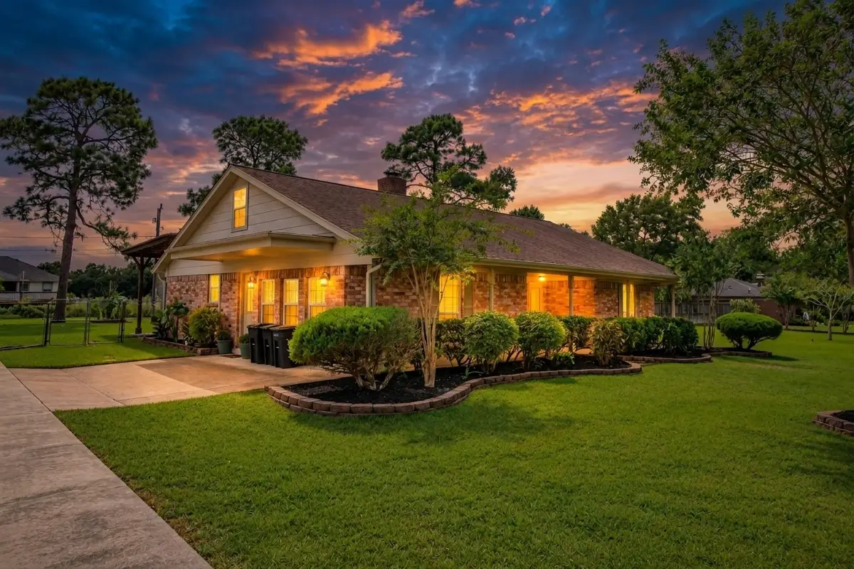 12315 Thaman Drive, Dickinson, TX 77539 - #1