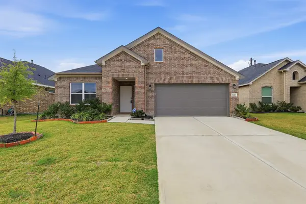 3227 Falling Brook Drive, Baytown, TX 77521