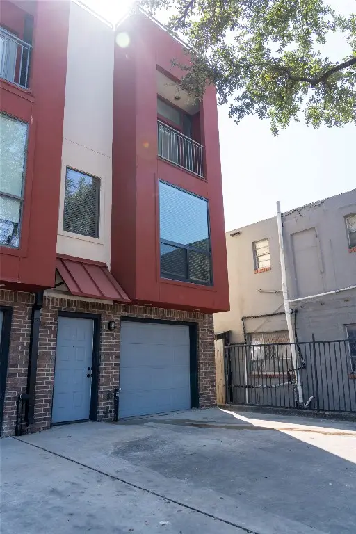 310 S Jensen Drive #1, Houston, TX 77003