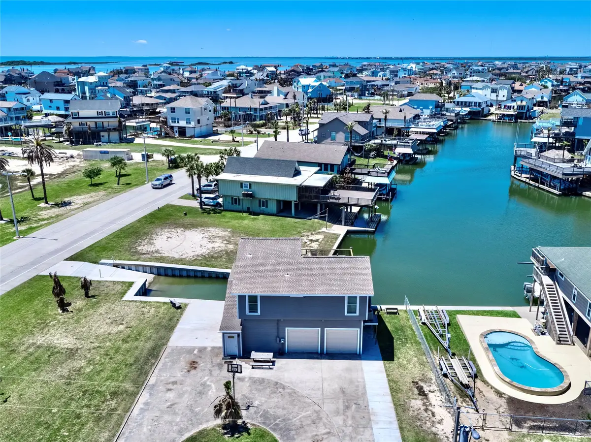 303 Tahiti, Tiki Island, TX 77554 - #1