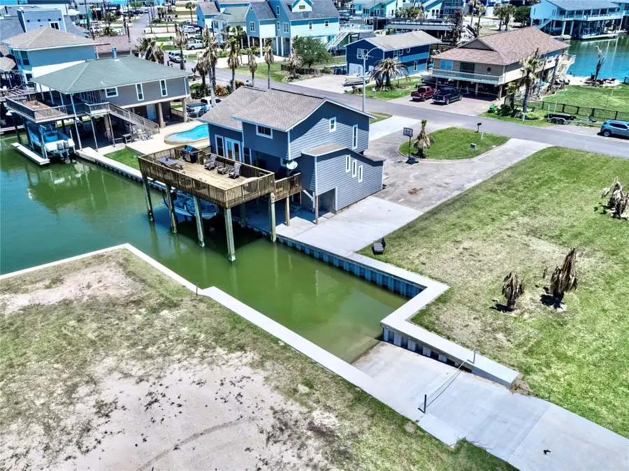 303 Tahiti, Tiki Island, TX 77554 - #3