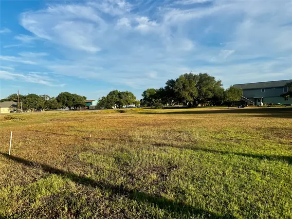 1871 Bayview Drive, Palacios, TX 77465