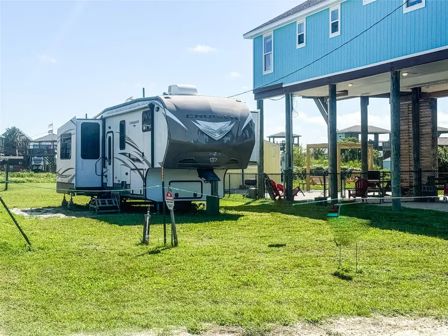 868 S Monkhouse Drive, Crystal Beach, TX 77650 - #2