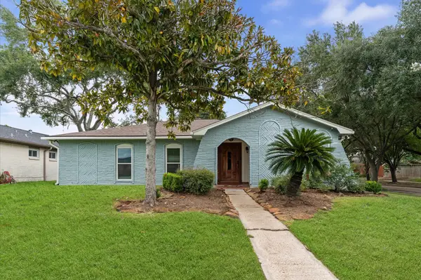 9002 Grape Street, Houston, TX 77036