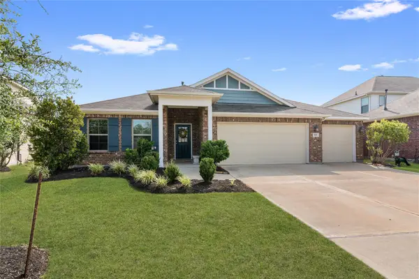 519 High Holly Circle, Magnolia, TX 77354