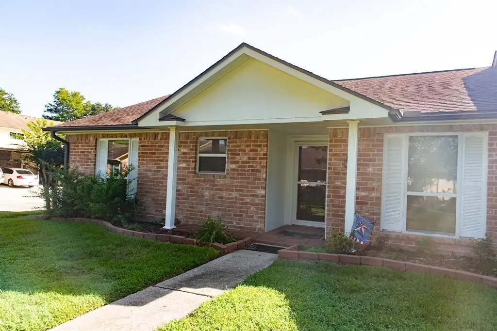 3878 Laura Leigh Drive, Friendswood, TX 77546 - #1