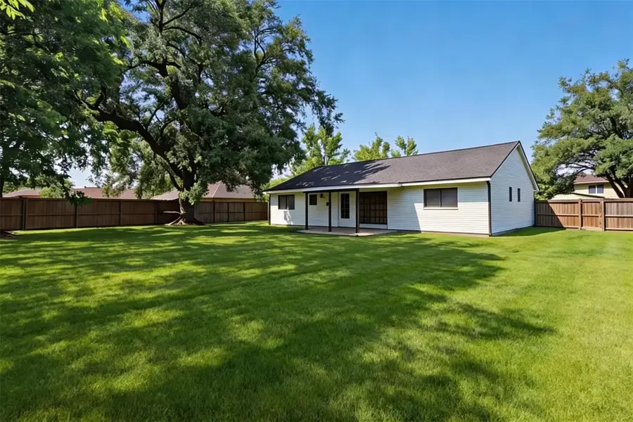 802 Camelot Lane, Friendswood, TX 77546 - #3