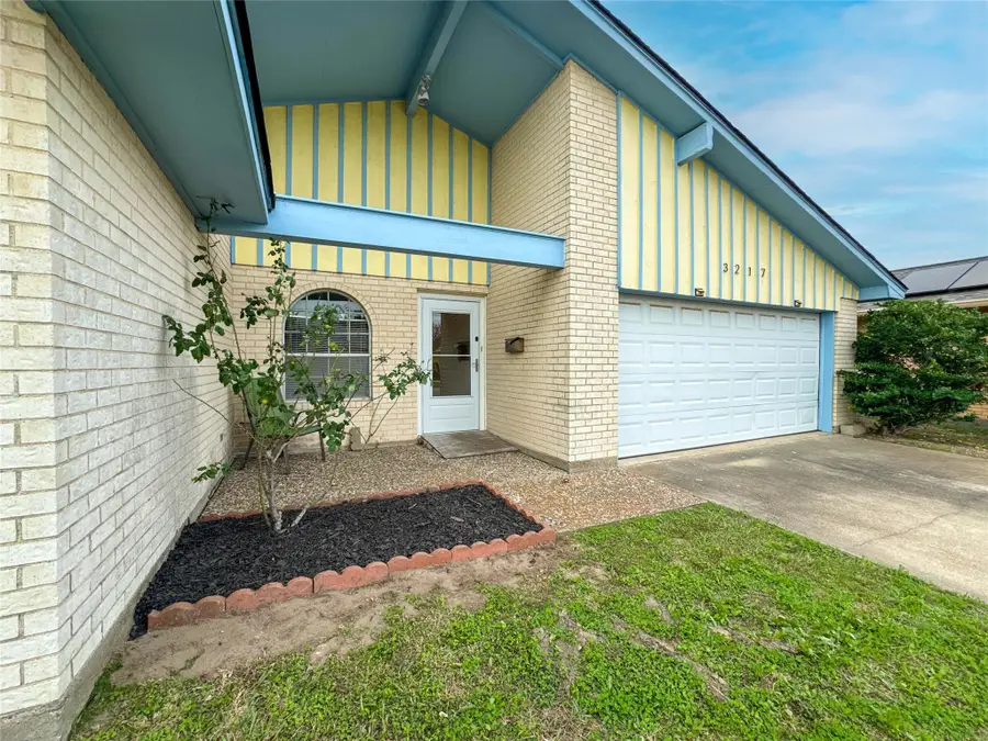 3217 Pine Street, Galveston, TX 77551 - Image #3