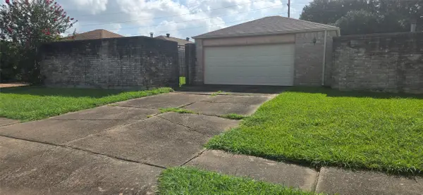 3807 Vineyard Drive, Houston, TX 77082
