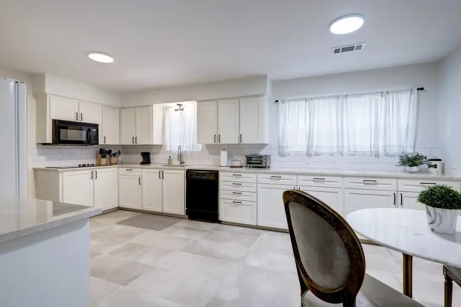 1810 Nocturne Lane, Houston, TX 77043 - Image #3