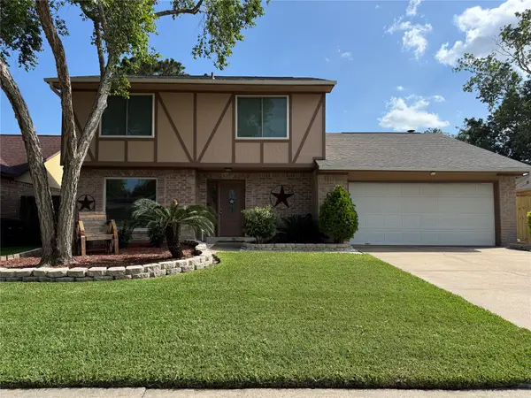 15226 Stradbrook Drive, Houston, TX 77062