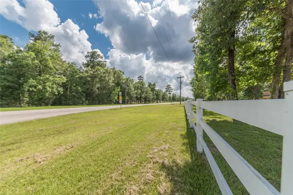 1009 County Road 6325, Dayton, TX 77535