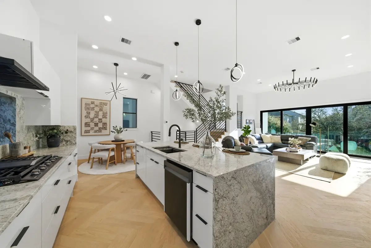 809 Memorial Heights Drive, Houston, TX 77007 - #1