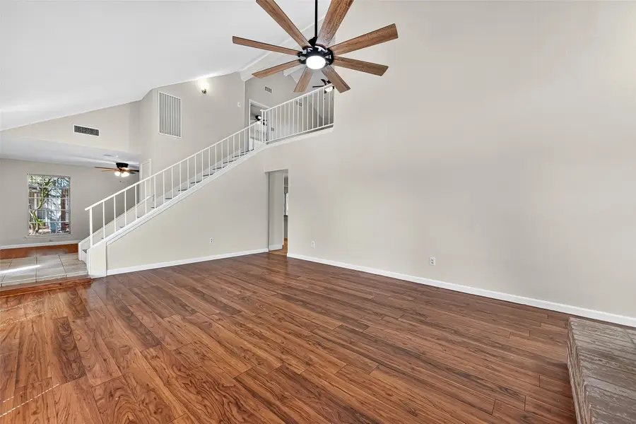 813 Lakeview Drive, Sugar Land, TX 77498 - #2