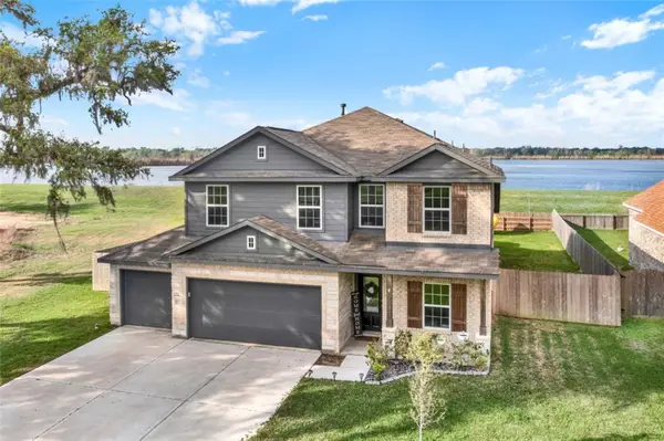2036 Twin Lakes Boulevard, West Columbia, TX 77486