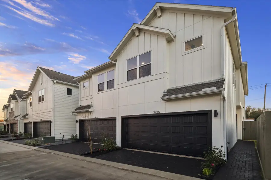 3923 Willowbend Point, Houston, TX 77025 - Image #3