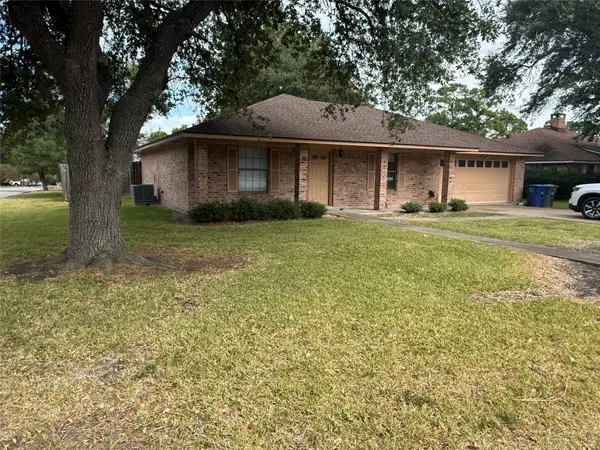 111 Pine Valley Street, Huntsville, TX 77320