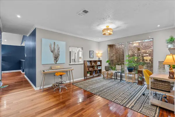 16006 Brookvilla Drive, Houston, TX 77059