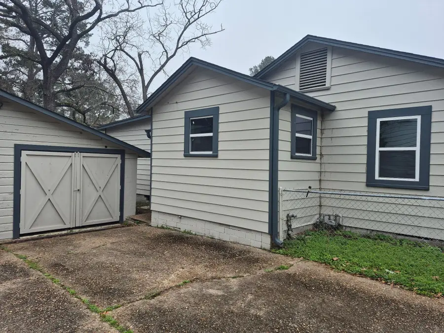 1017 Hazel Avenue, Huntsville, TX 77320 - #2