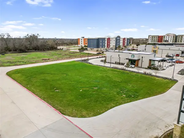 3047 University Drive E, Bryan, TX 77802