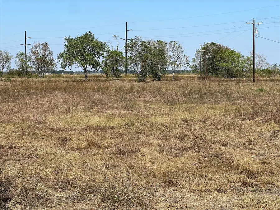 204 Meadowview Drive Drive, El Campo, TX 77437 - Image #2