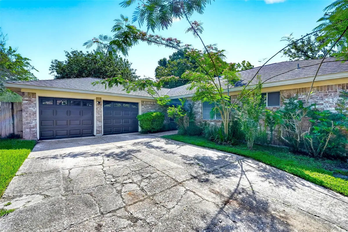 15207 Pleasant Valley Road, Houston, TX 77062 - #1