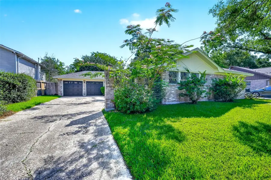 15207 Pleasant Valley Road, Houston, TX 77062 - #2