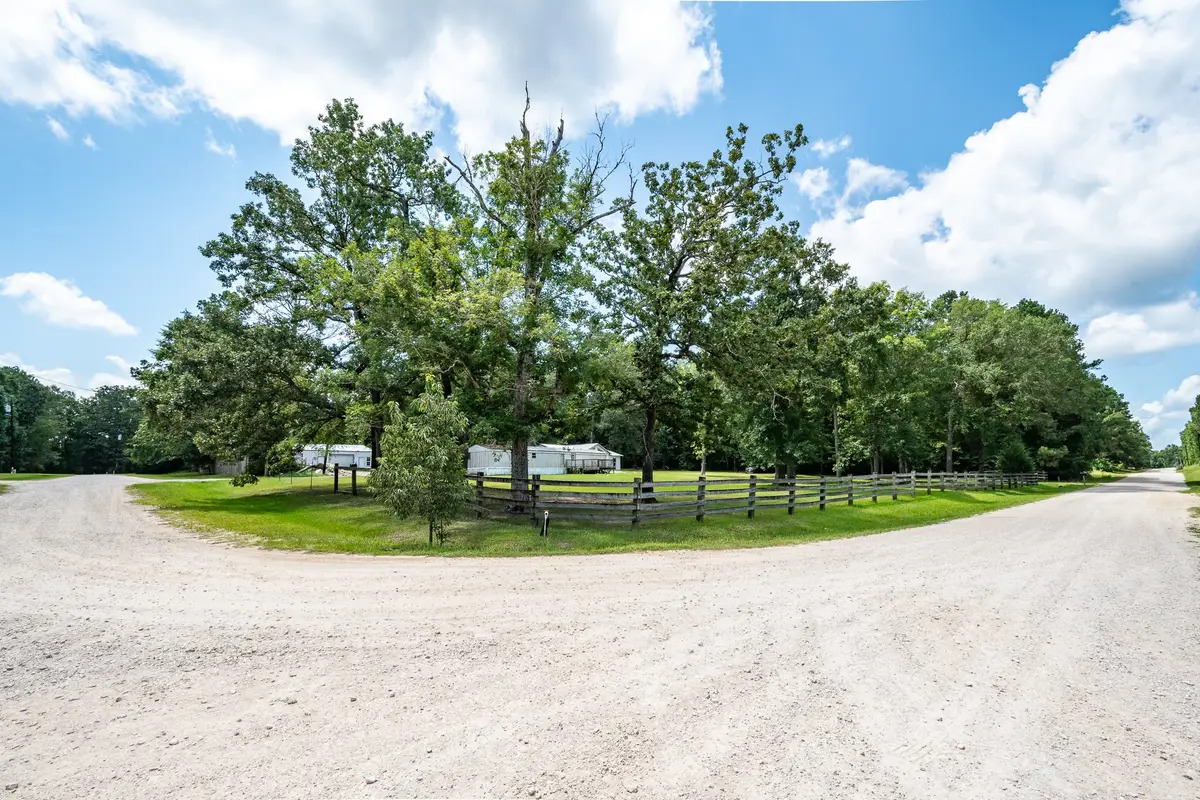 400 Coway Rd, Livingston Onalaska, TX 77532 - #1
