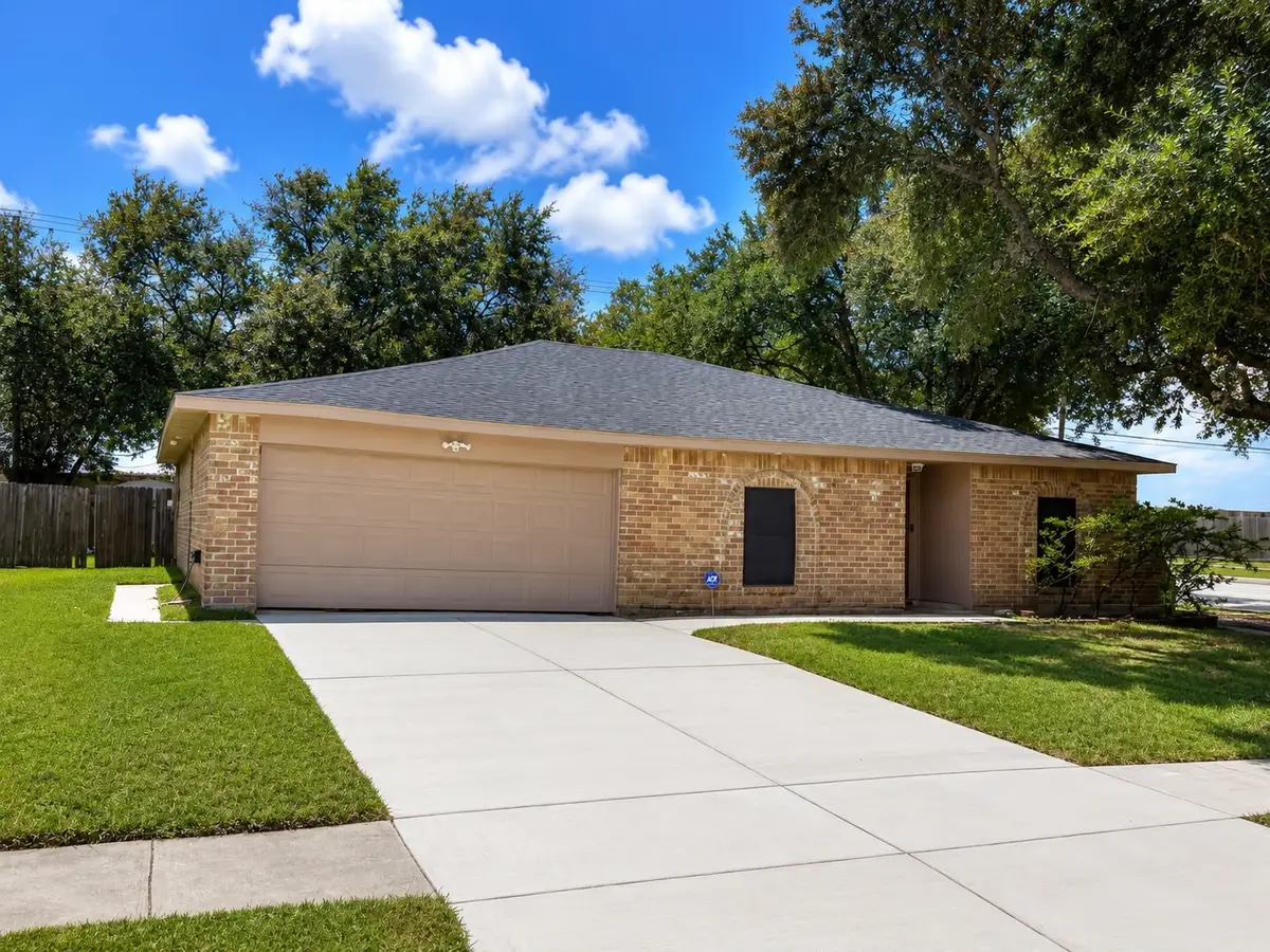 6221 Silver Leaf Drive, League City, TX 77573 - #1