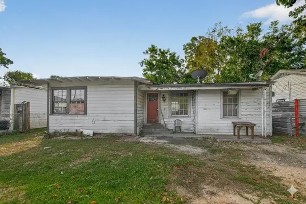 216 Burress Street, Houston, TX 77022