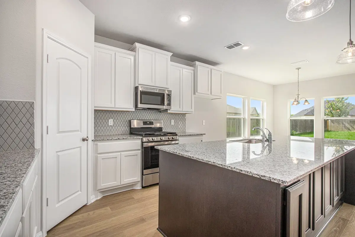 411 Wellshire Drive, West Columbia, TX 77486 - #1