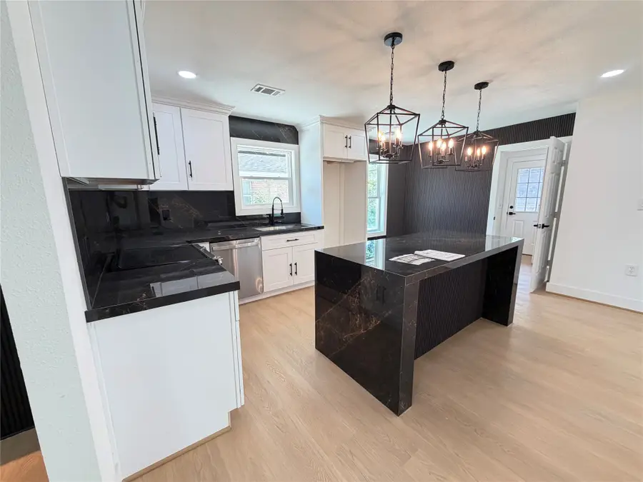 5642 Warm Springs Road, Houston, TX 77035 - #3