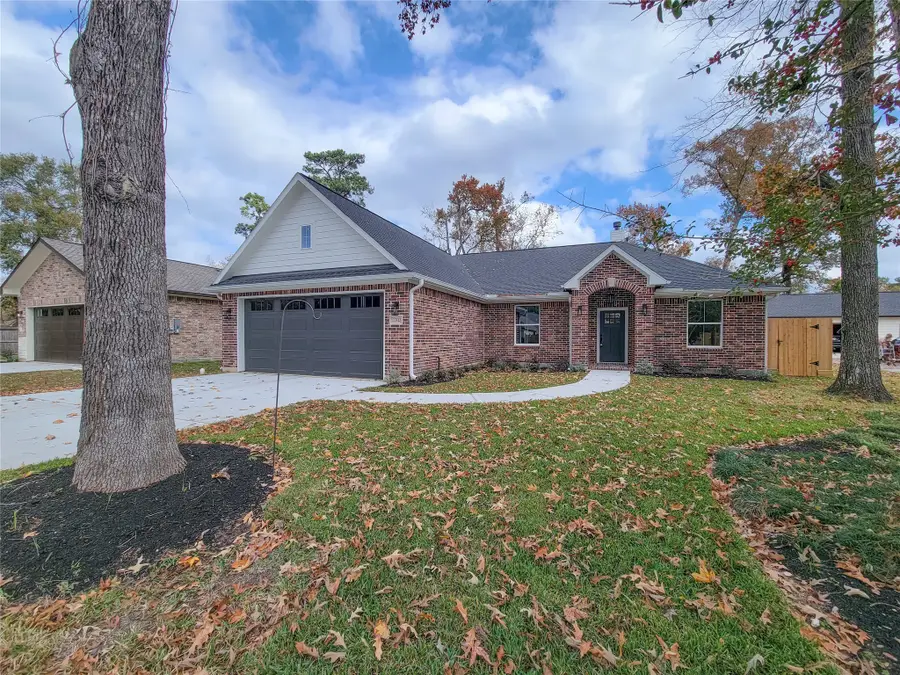 10312 Lakewood Drive, Conroe, TX 77385 - Image #2