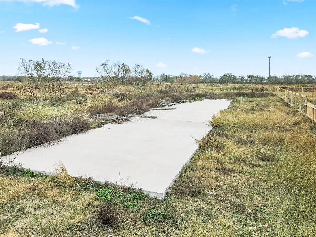 909 26th Street, Dickinson, TX 77539 - #1