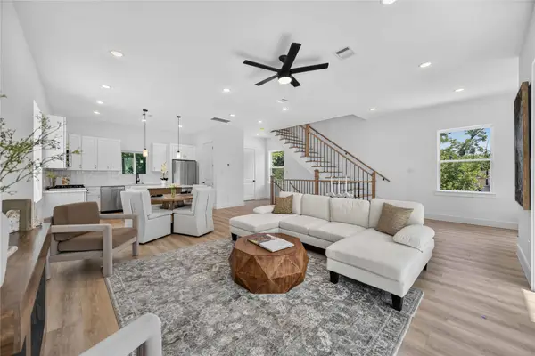 316 Walthall #F, Houston, TX 77022