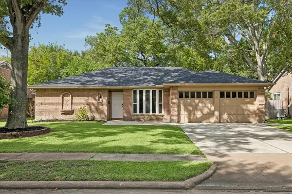 1931 Westlake Road, Houston, TX 77062