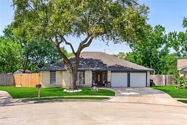 1103 Pinecroft Drive, Sugar Land, TX 77498