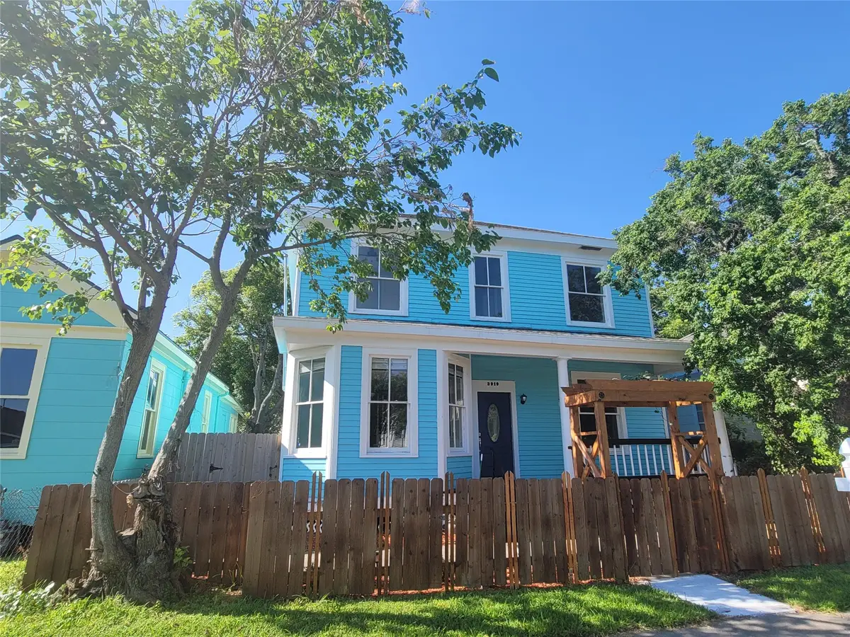 3919 Avenue O, Galveston, TX 77550 - Image #1