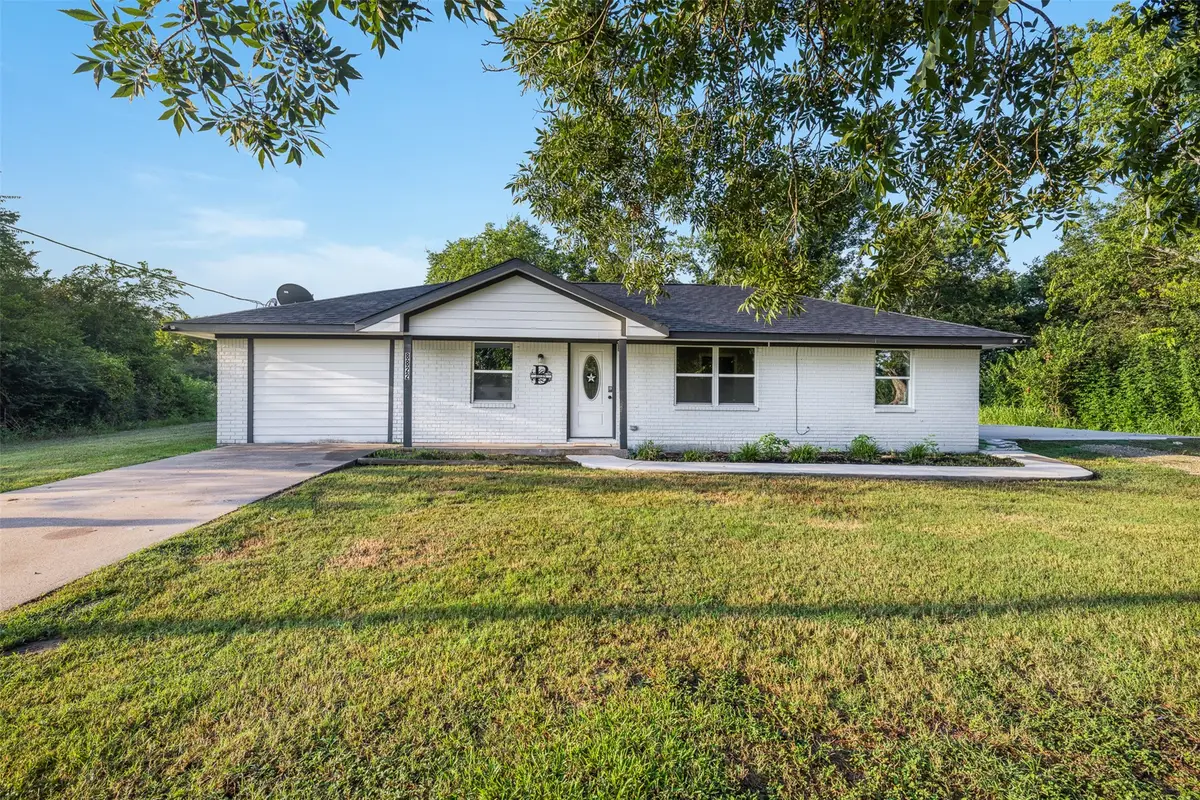 8822 Punchard Lane, Bellville, TX 77418 - Image #1