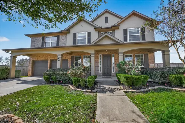 2208 Hannah Creek Court, Pearland, TX 77089