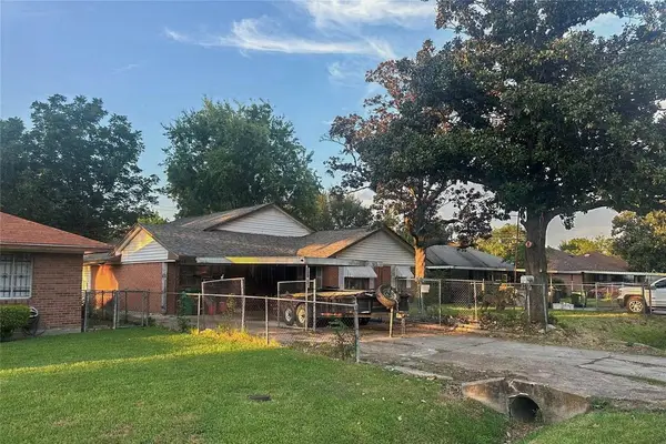 513 Sunnyside Street, Houston, TX 77076