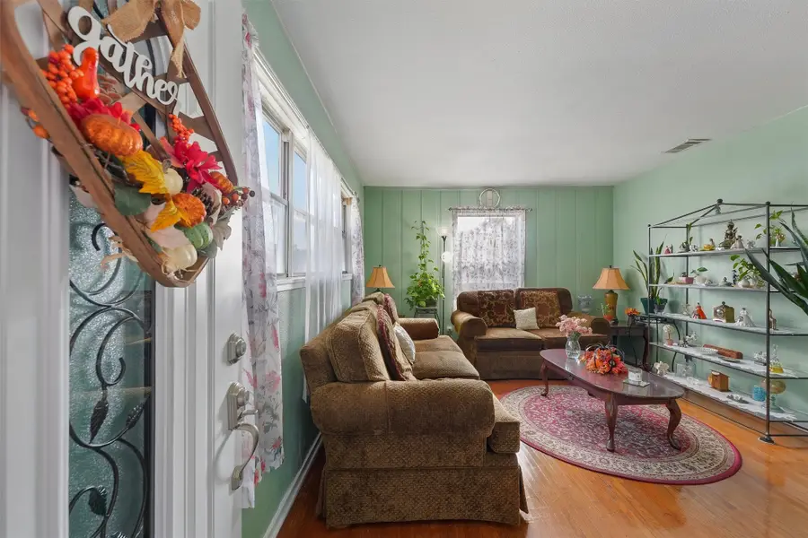 1404 Hemlock Drive, Pasadena, TX 77502 - Image #3