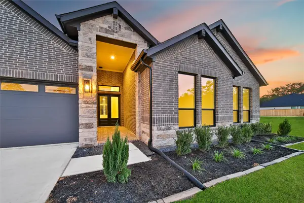 343 Louvenia Court, Pinehurst, TX 77362