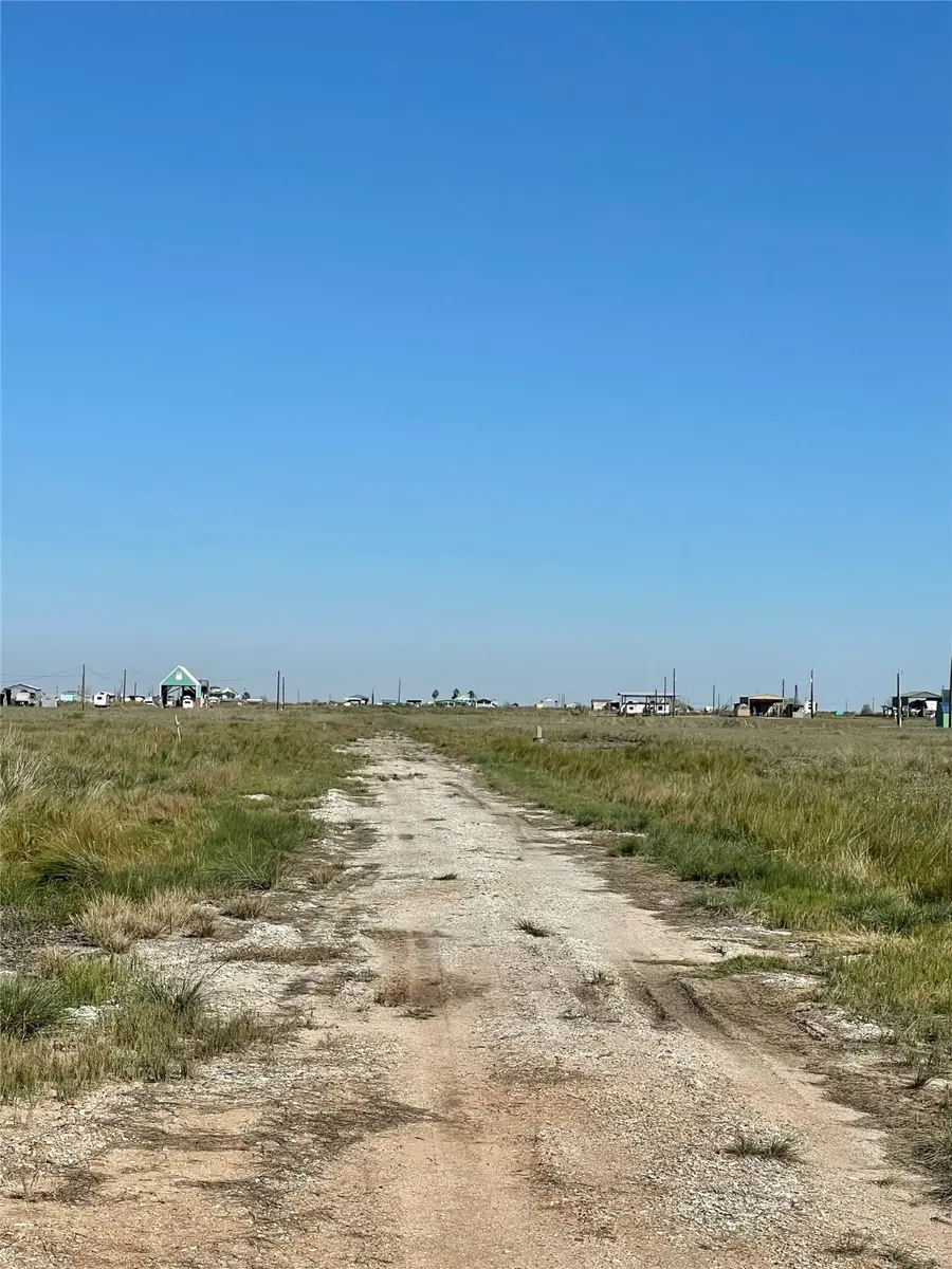 270 Titanic Street, Sargent, TX 77414 - Image #2