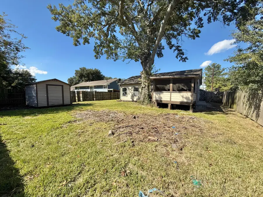 6310 25th Street, Groves, TX 77619 - Image #2
