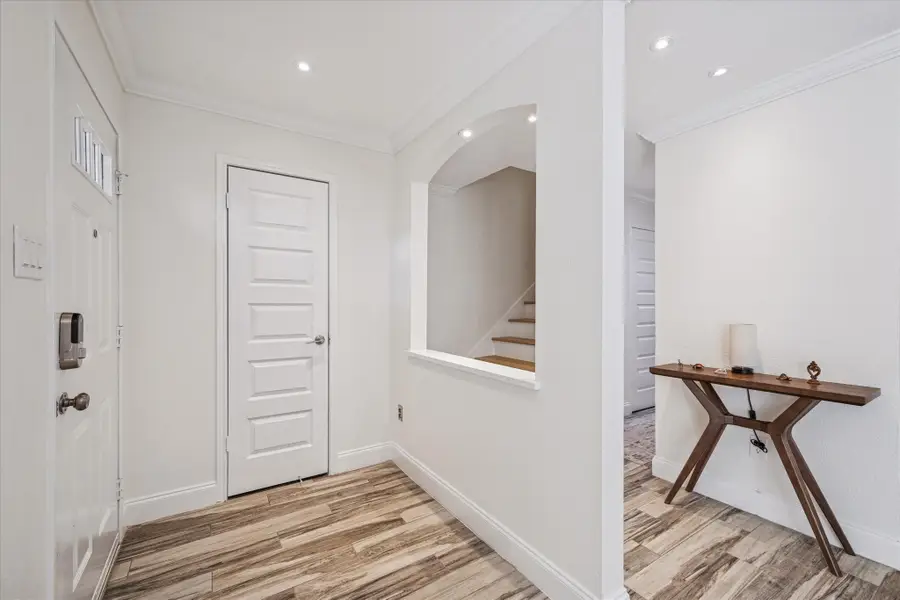 5857 Valley Forge Drive #110, Houston, TX 77057 - Image #2